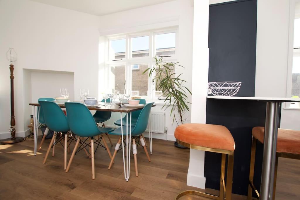 Beautiful Large 3-Bed Coastal Flat With Parking. Leilighet Frinton-on-Sea Eksteriør bilde