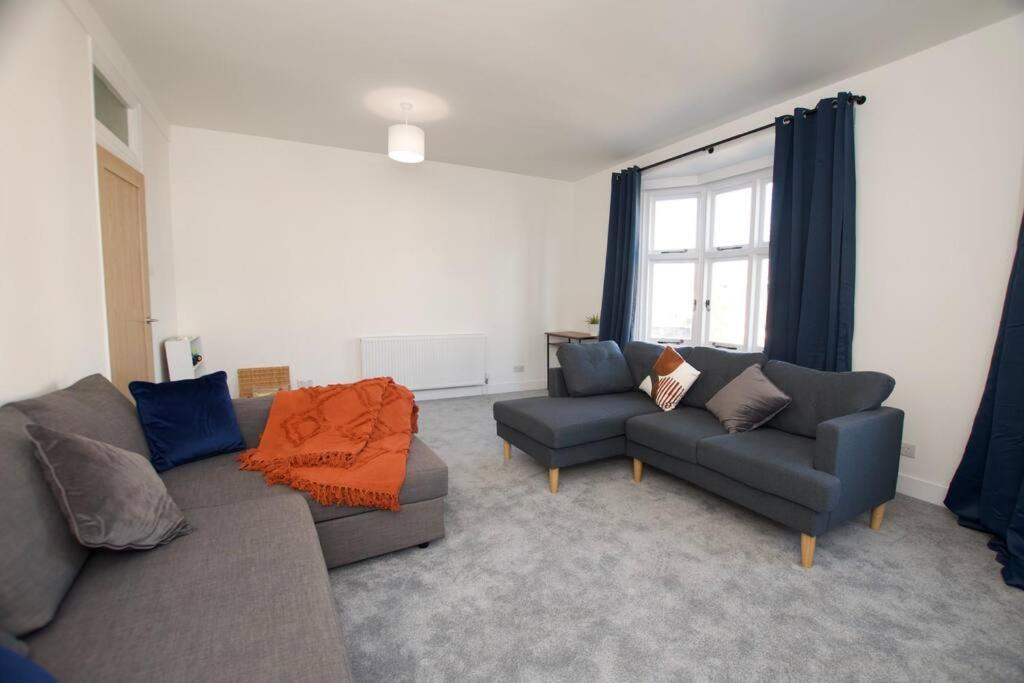 Beautiful Large 3-Bed Coastal Flat With Parking. Leilighet Frinton-on-Sea Eksteriør bilde