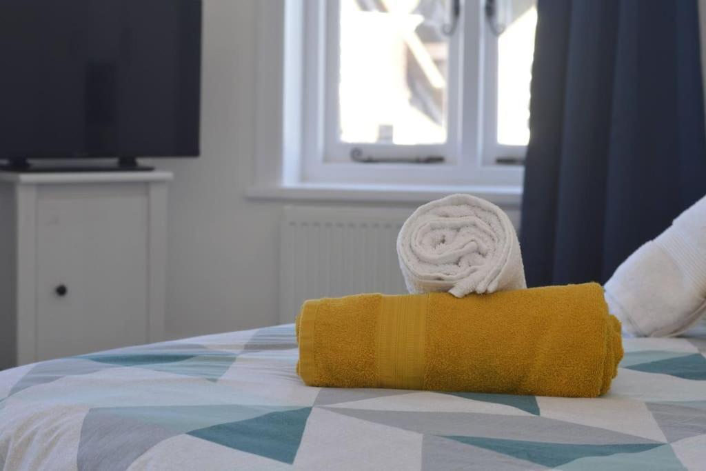 Beautiful Large 3-Bed Coastal Flat With Parking. Leilighet Frinton-on-Sea Eksteriør bilde