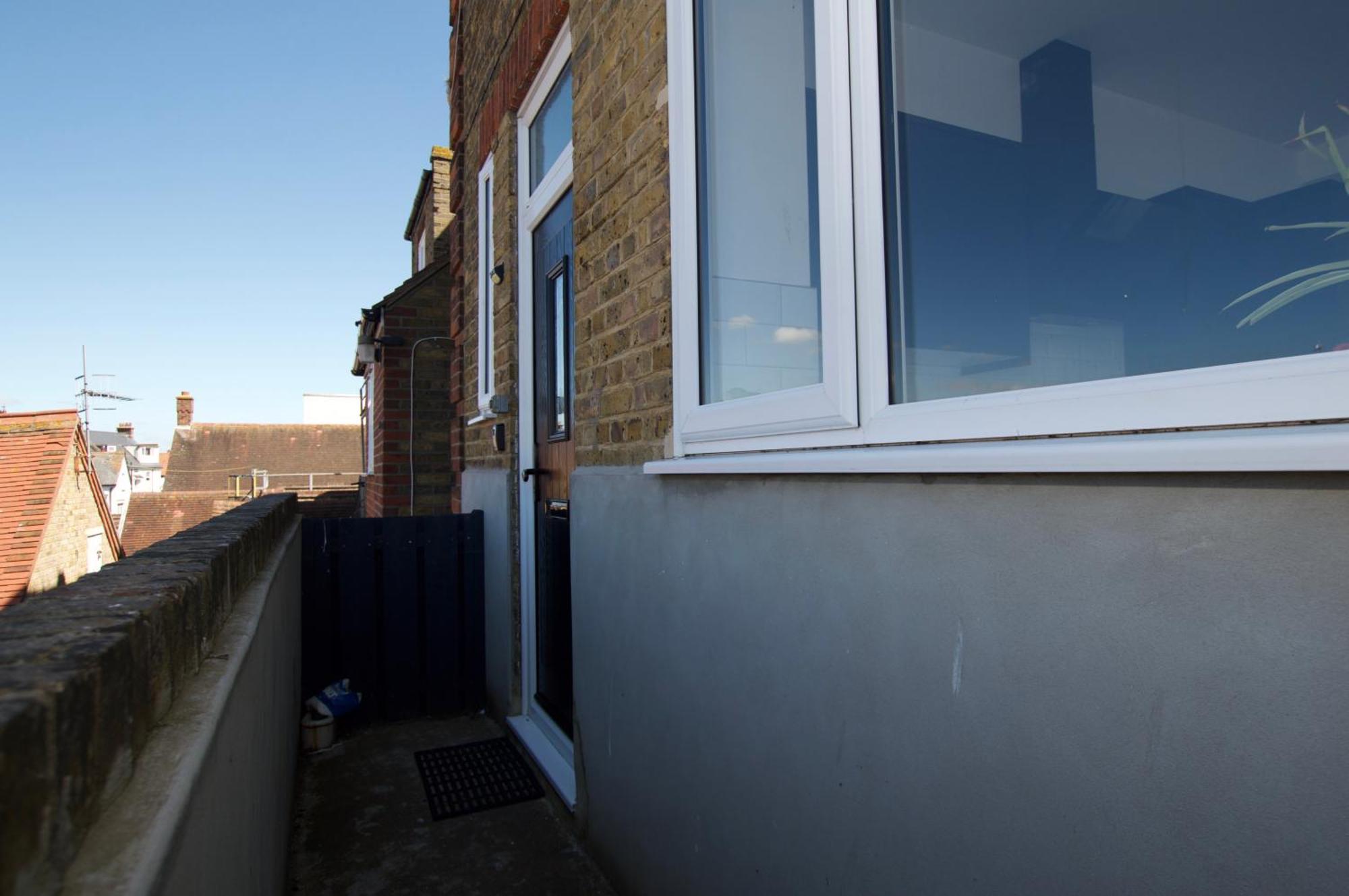 Beautiful Large 3-Bed Coastal Flat With Parking. Leilighet Frinton-on-Sea Eksteriør bilde